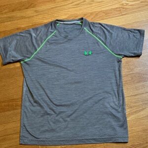 Under Armour Men's Gray and Green Short Sleeve Tee size M